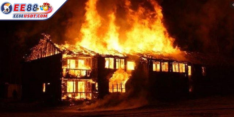 Ngọn lửa tượng trưng cho sự thanh lọc, biến đổi, chương mới đang dần hé mở